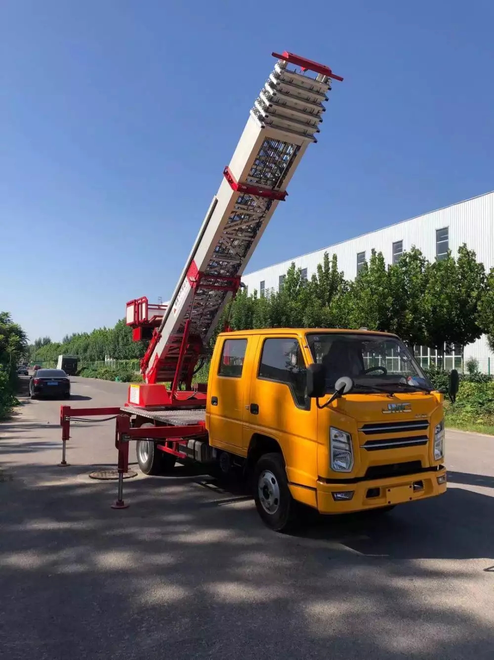 杭州西湖附近的云梯车出租服务：轻松解决高空作业需求